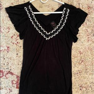 Black/white/grey top